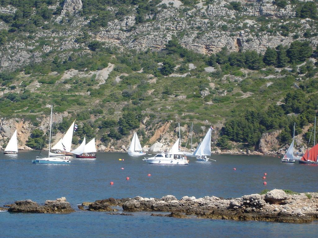Apartments Kastelani Komiža Εξωτερικό φωτογραφία