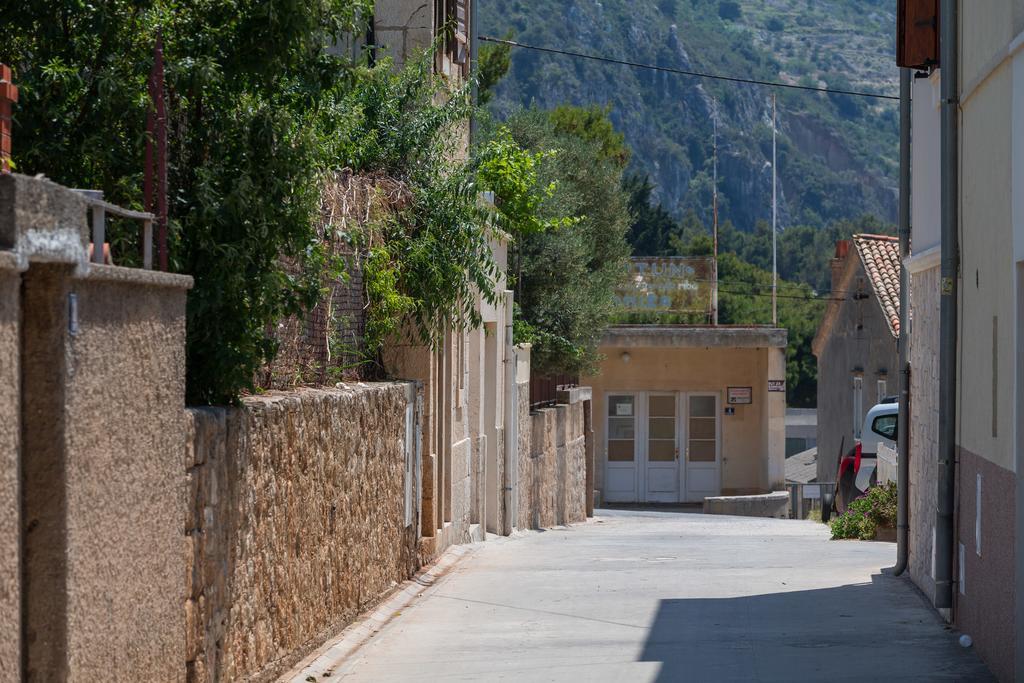 Apartments Kastelani Komiža Εξωτερικό φωτογραφία
