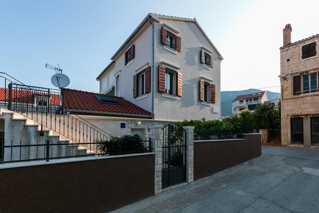 Apartments Kastelani Komiža Εξωτερικό φωτογραφία