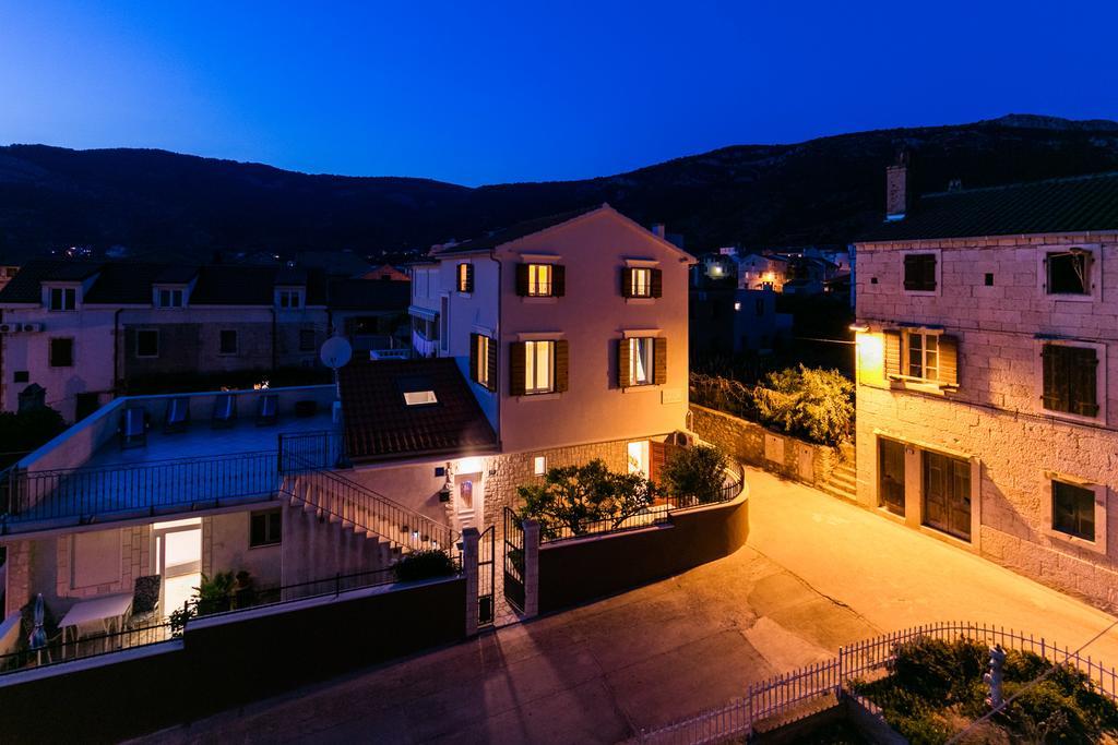 Apartments Kastelani Komiža Εξωτερικό φωτογραφία