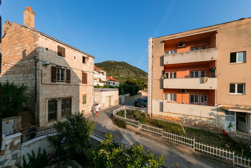 Apartments Kastelani Komiža Εξωτερικό φωτογραφία